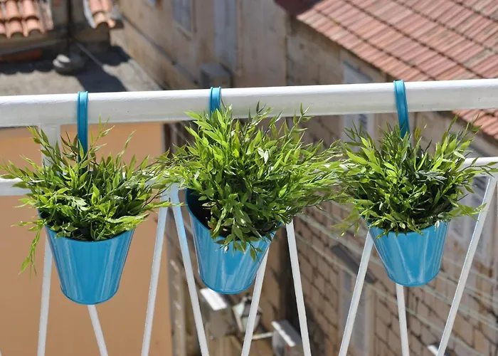 Lui Апартаменти *